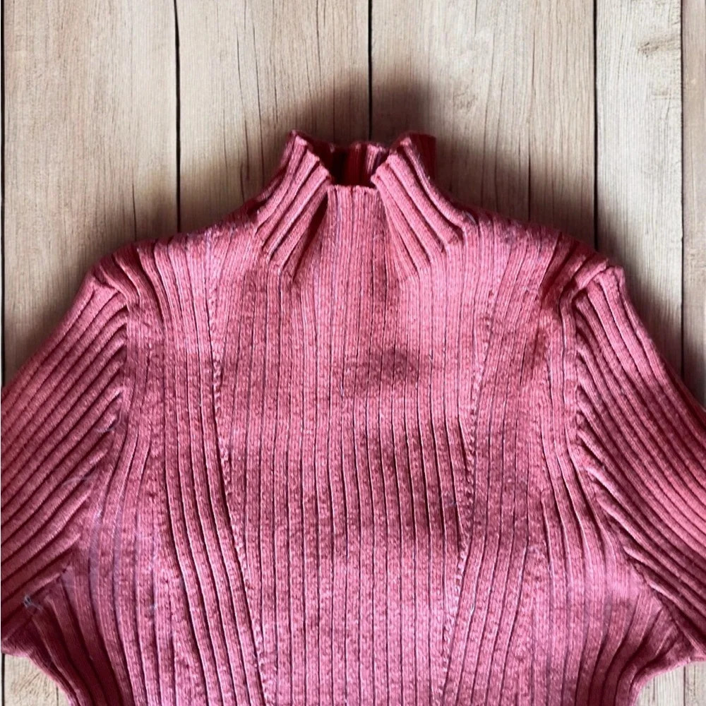 Lu NYC turtle neck with bell sleeves - small - Picture 3 of 3